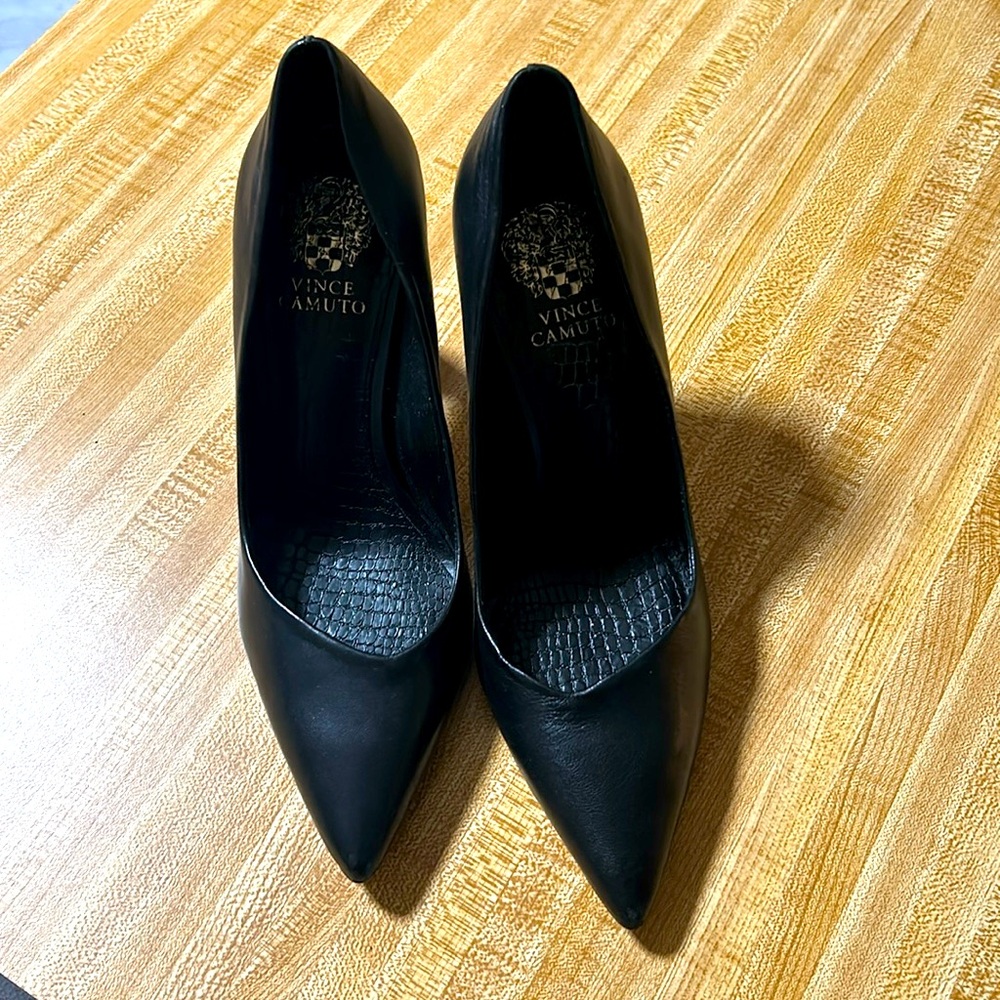 VINCE CAMUTO

High heels black